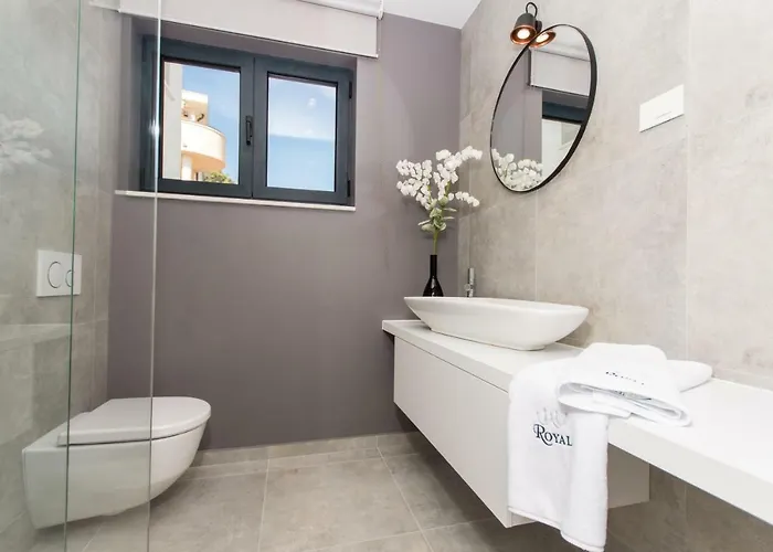 Royal トロギール